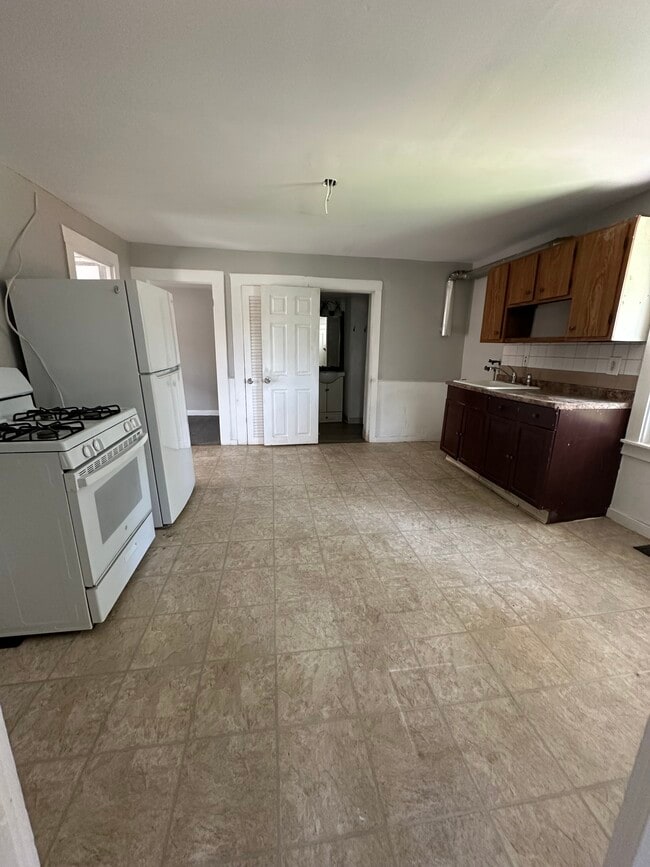 Photo - 20 Pleasant St Apartment Unit A