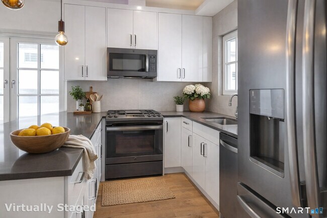 Photo - 930 Cove Rd Unit 3