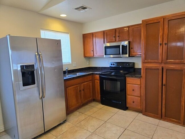 Photo - 3 bed, 1 bath, in a Duplex located in Sout...