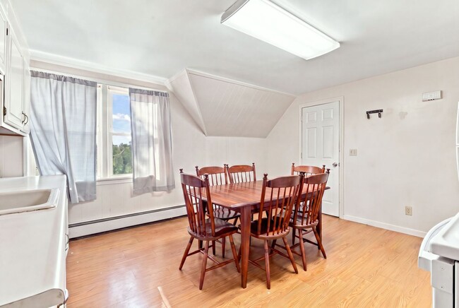 52 Linden St Unit 2