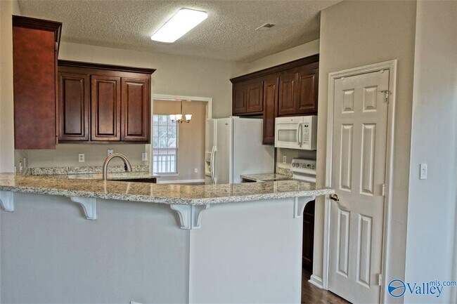 Photo - 143 Long Bow Dr