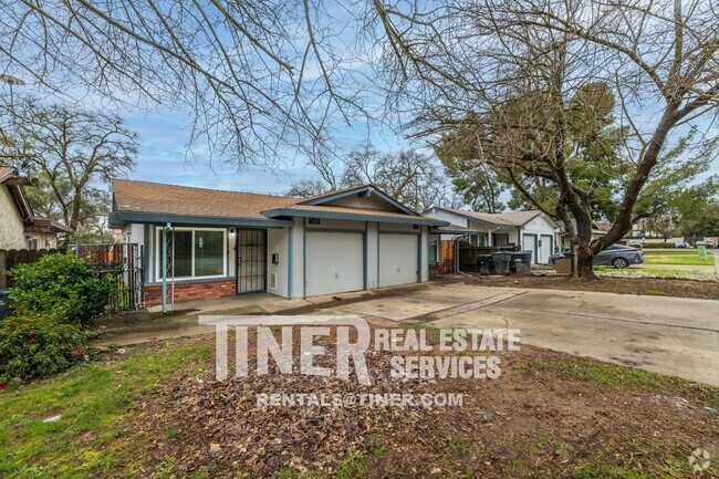 Building Photo - Charming updated 2 bedroom Carmichael dupl... Rental