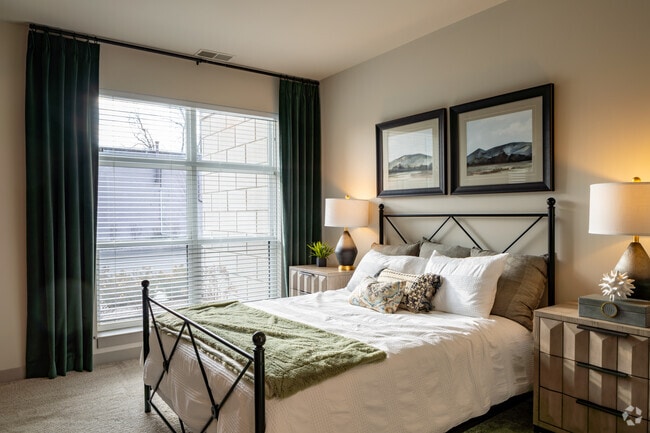 1BR, 1BA - Auburn - 817 SF