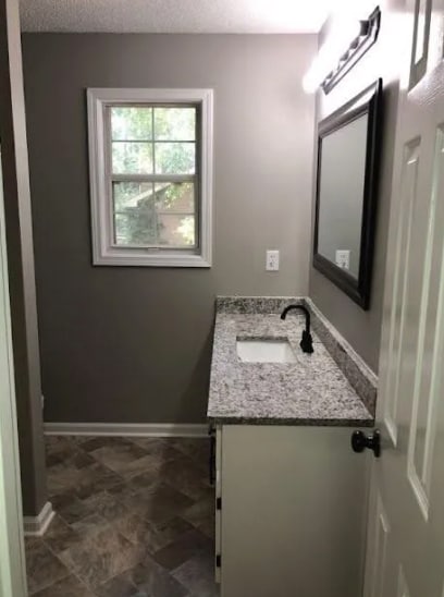 Photo - 608 Amberwood Pl