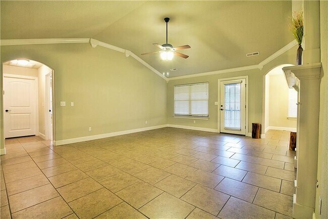 Photo - 3007 SW Waterleaf Ave