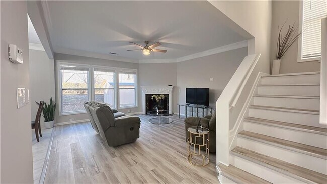 3295 Briaroak Dr