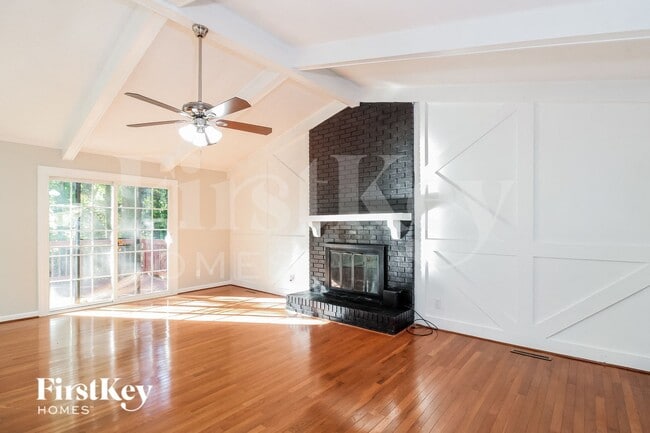 Photo - 4923 Shady Pine Dr