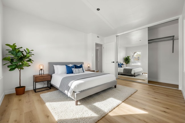 Photo - 8802 Belford Ave Unidad 8802