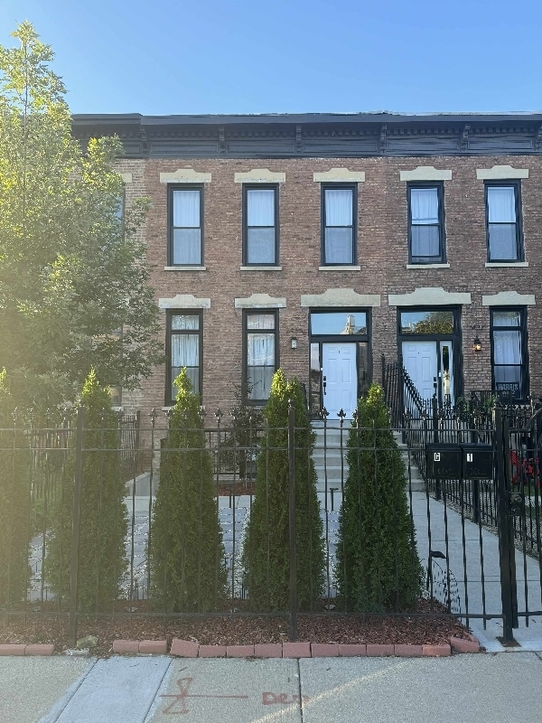 Building Photo - 2435 W Flournoy St Rental