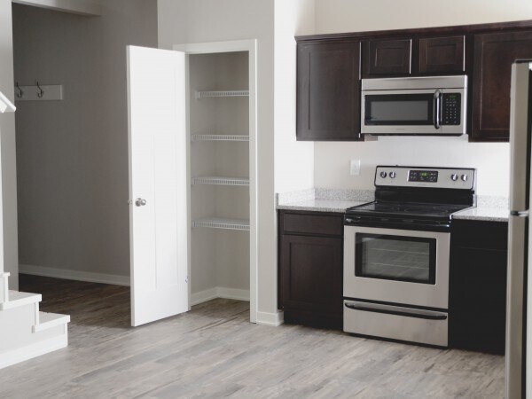 Kitchen - 8318 Brookview Pl