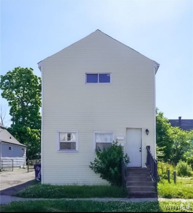 Building Photo - 11 Dupont St Rental