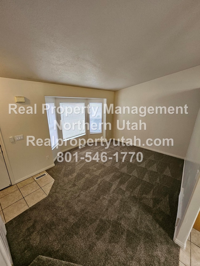 Photo - Beautiful 4 Bed 3 Bath Layton Home