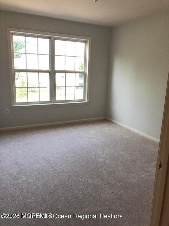 Photo - 163 Shinnecock Dr