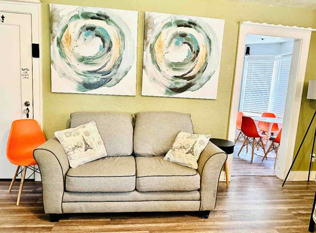 Building Photo - 1606 SW A Ave