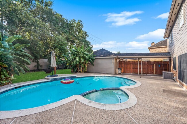Building Photo - 4422 Pine Breeze Dr