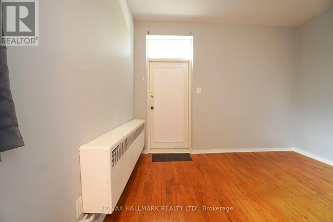 Photo - 1432 Queen St E Unit 3