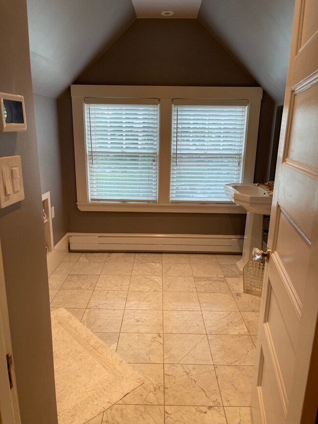 Bathroom - 3 Glengarry Rd Unit 3