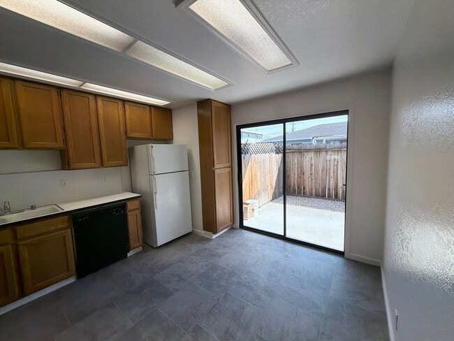 332 E Romie Ln Unit #B