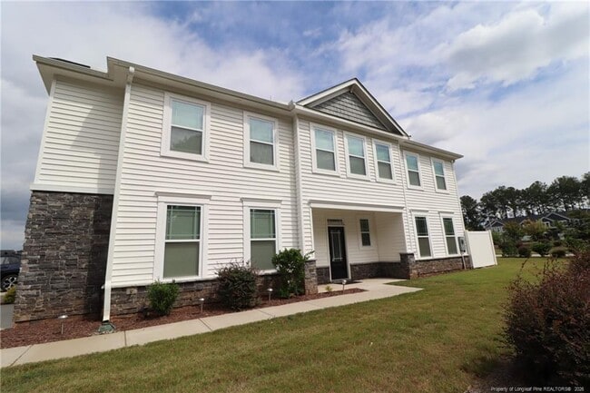 Photo - 104 Kineton Woods Way