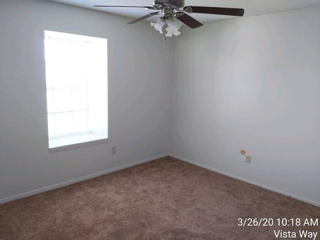221 Vista Way
