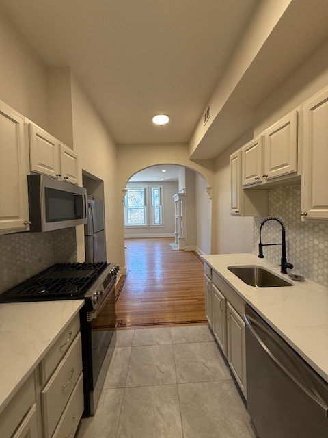 Vista desde la cocina - 2221 Saint Paul St Unidad 2