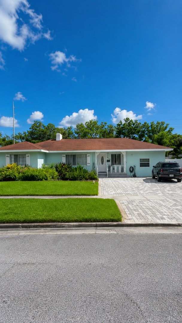 Building Photo - 4950-4913 13th Ave N Unit 4950 13 Av N, F, St Petersburg FL 33710