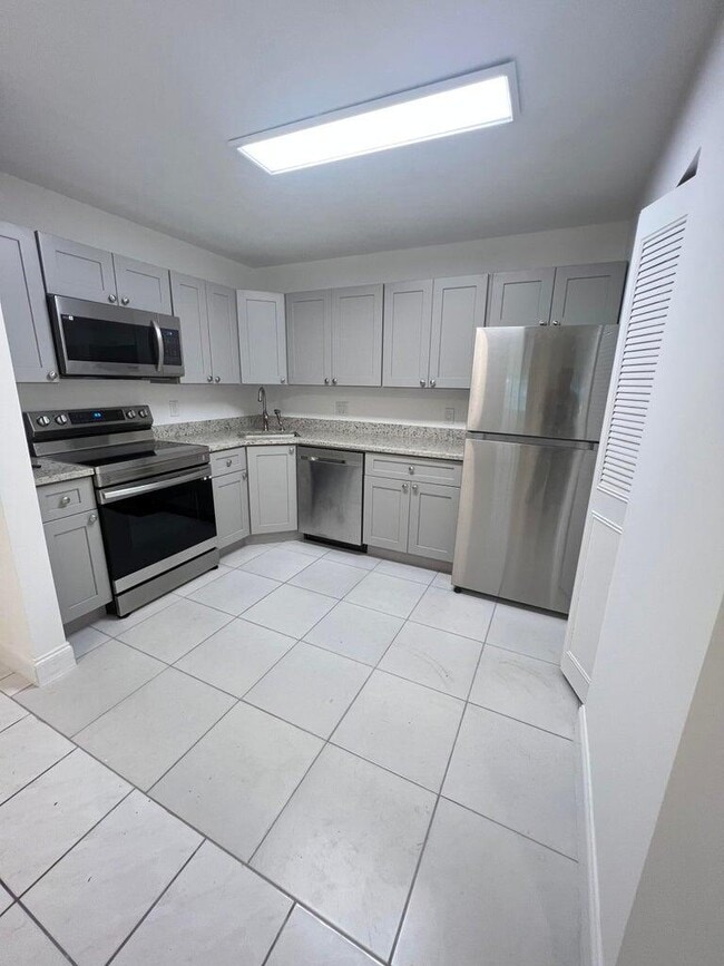 Photo - 4835 Sable Pine Cir Unidad D1
