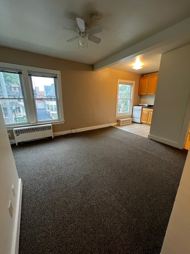 Photo - 121 N Hancock St