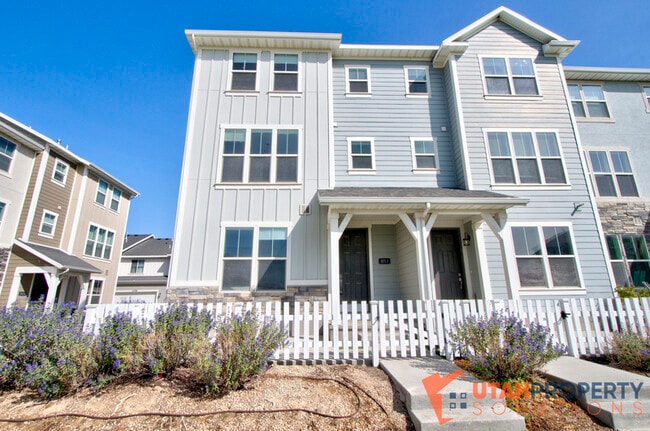 Photo - 1053 W Narrows Ln