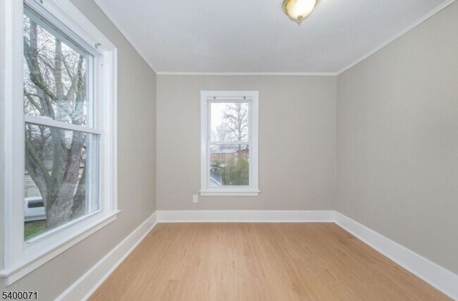 Photo - 25 Henry St Unit 2