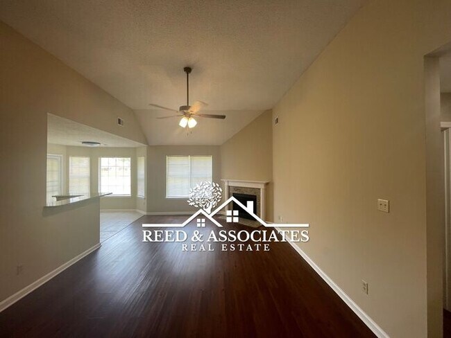 Photo - Charming Home Located in Quiet Cove!