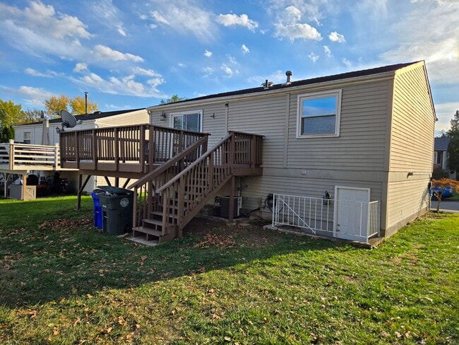 Photo - 554 Logan St