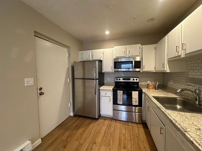 Photo - 67 Milliken Ave Unit APT 21B