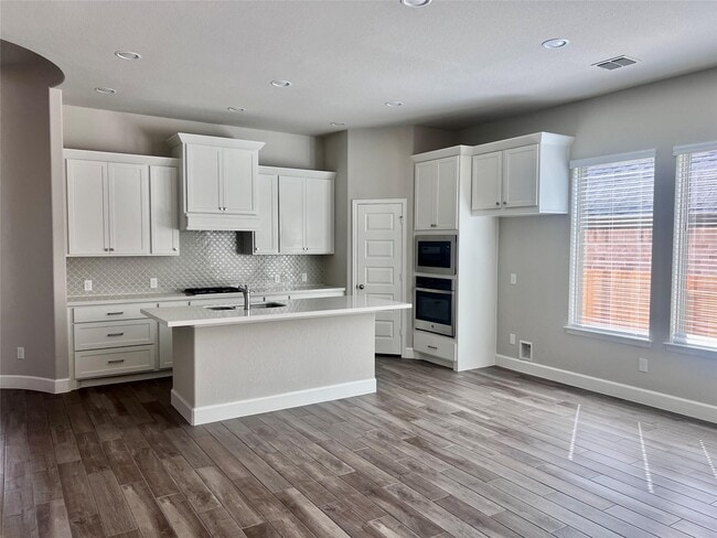 Photo - 288 Mallorn Ln