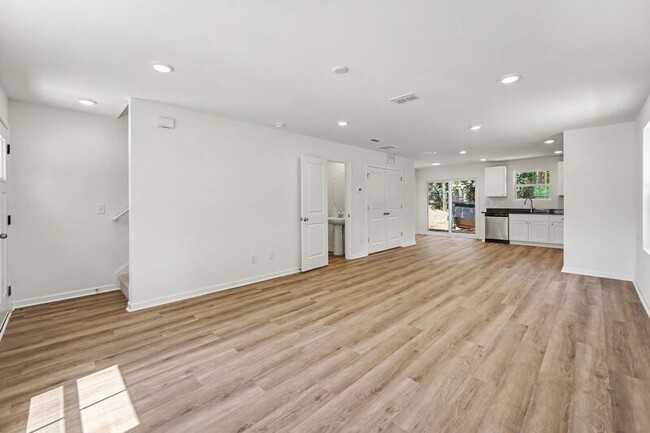 Photo - 518 W Rankin Ave Unit A