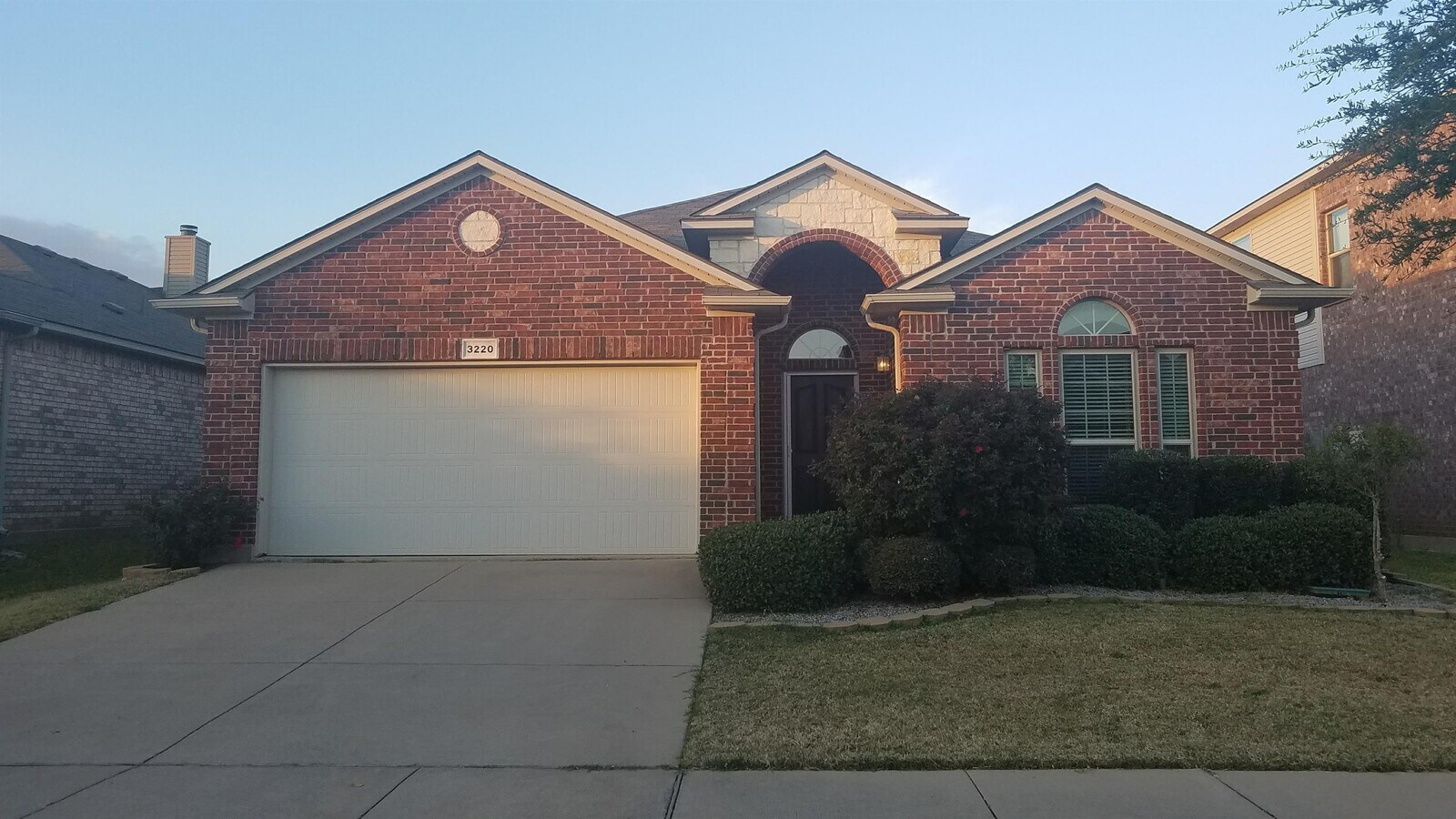 Photo - 3220 Hornbeam St House