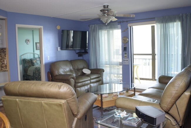 Photo - 205 E Grand Ave Unit 3B