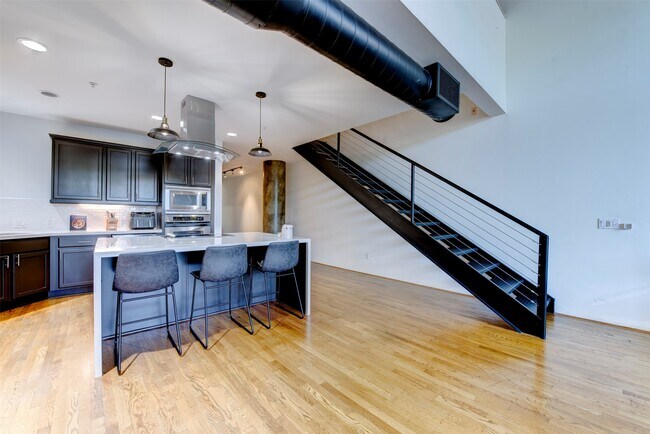 Photo - 1005 S Shepherd Dr