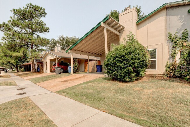 Photo - 3 Bed | 2 Bath in East Tulsa!