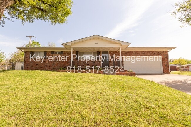 Photo - 3 Bed 1.5 Bath in Great Midtown Location!