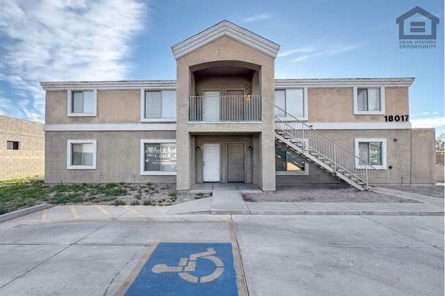 Building Photo - 2 Bed/1 bath Downstairs Apartment at 40th St/Bell Rd Unit 18017#10
