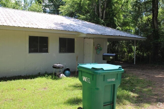 Building Photo - 102 Pecan Ln Rental