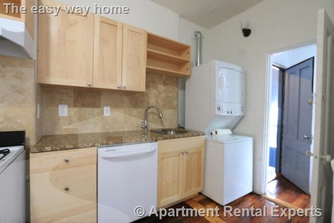 Photo - 254 Windsor St Unit #2R