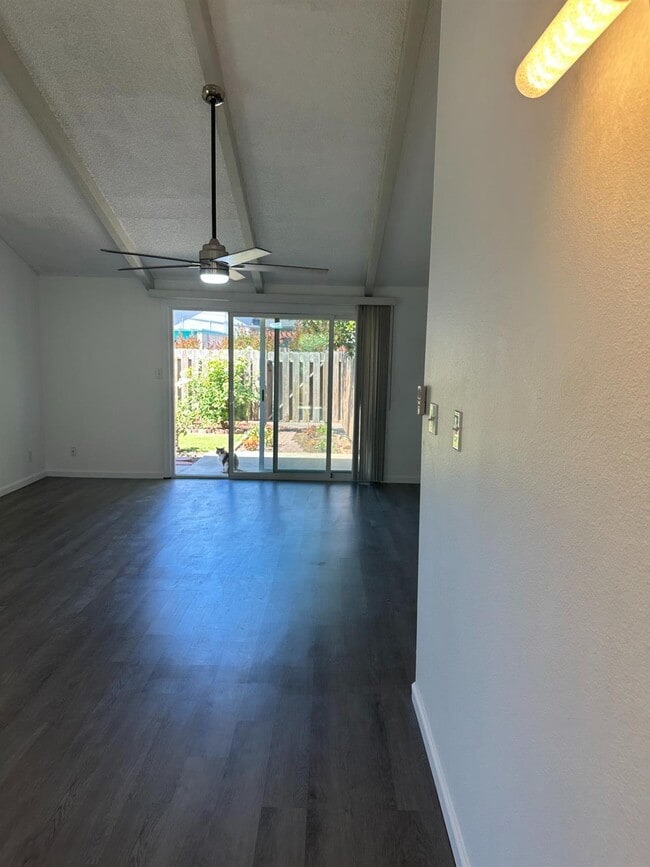 Photo - 1415 E Rialto Ave