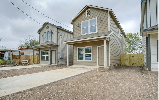 Photo - 121 Lawton St