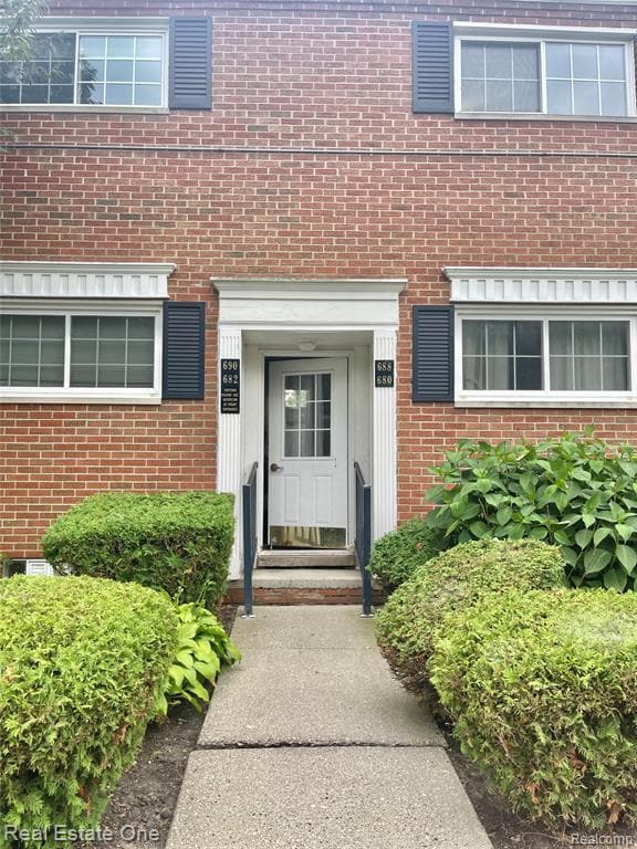 Photo - 688 E Fox Hills Dr