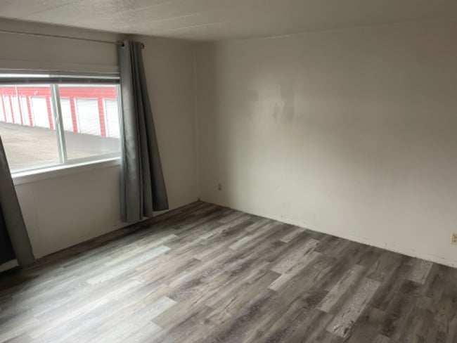 Photo - 5060 SW Grange Rd