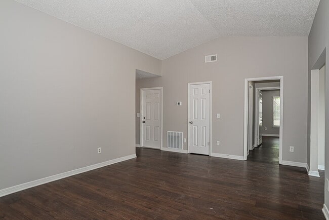 Photo - 6221 Alfredo Dr W