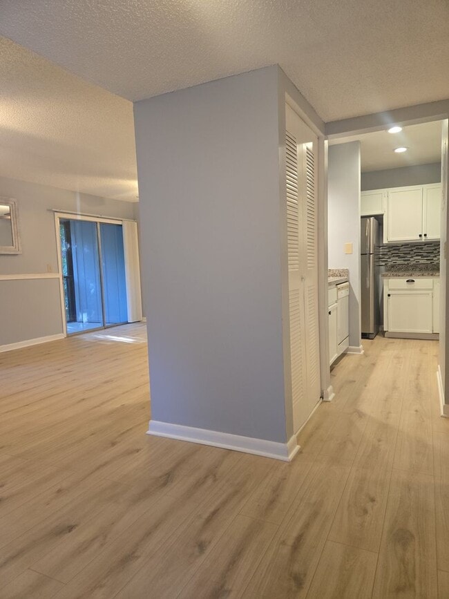 160 Live Oak Woods Ct Unit 4D