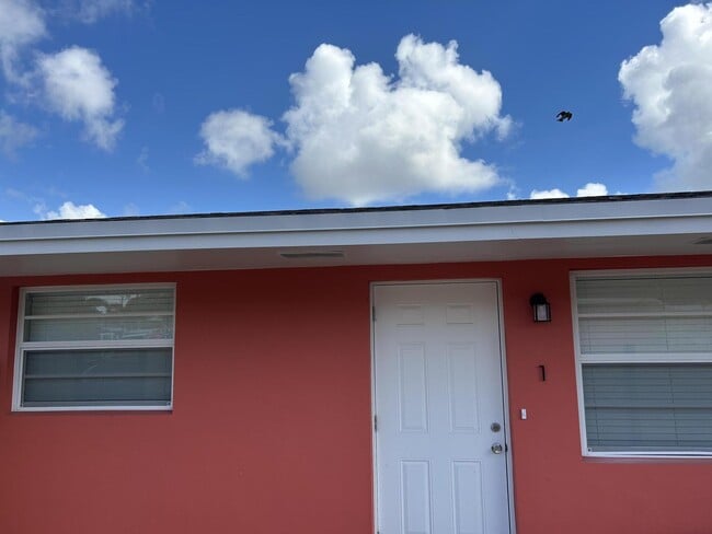 Photo - 628 N M St